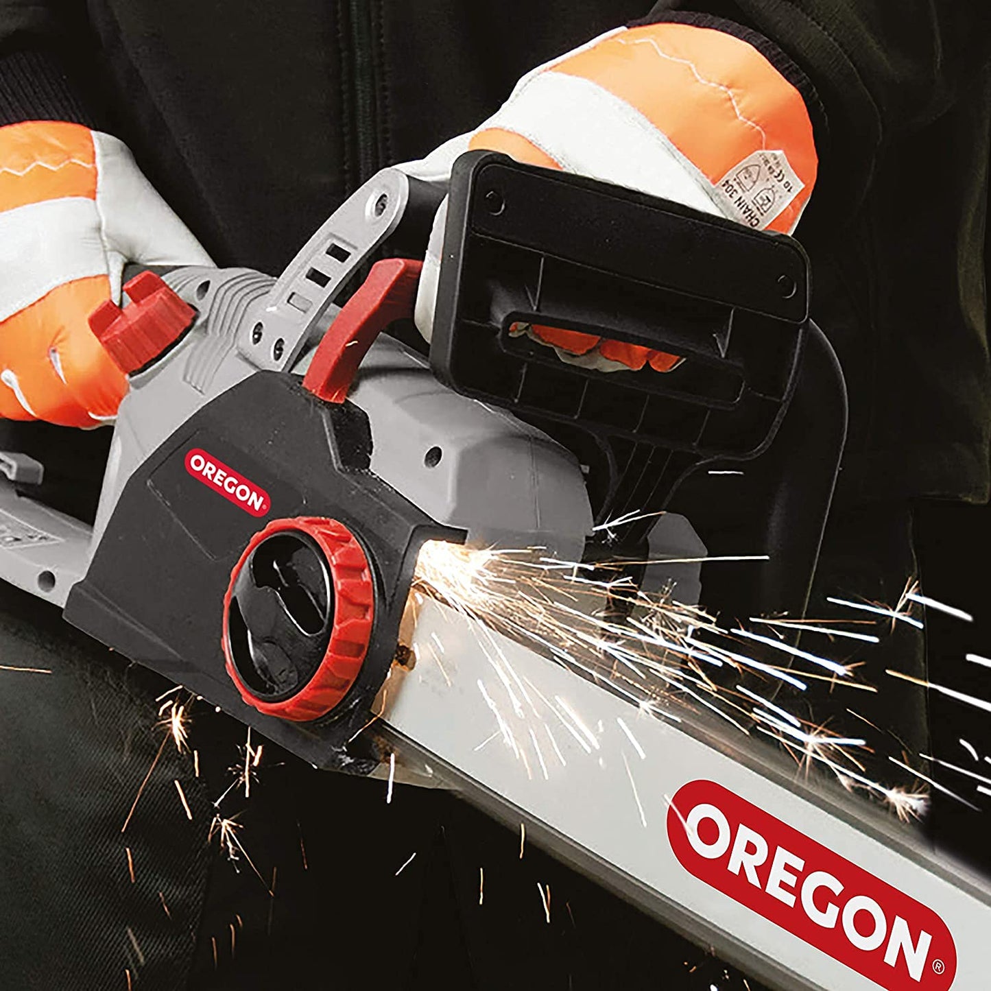 Oregon 2400W kabelgebundene Elektro-Kettensäge mit 18 Zoll (45 cm) Führungsschiene, rückschlagarme Motorsäge, integriertes Selbstschärfungssystem (PowerSharp) 3 Jahre Garantie (CS1500)